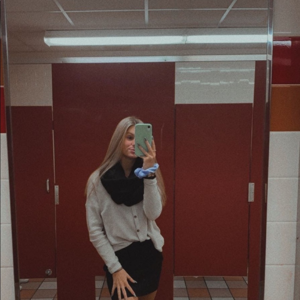 Meet your Posher, Julia